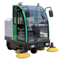 Driving fully enclosed road street sweeper with brushes